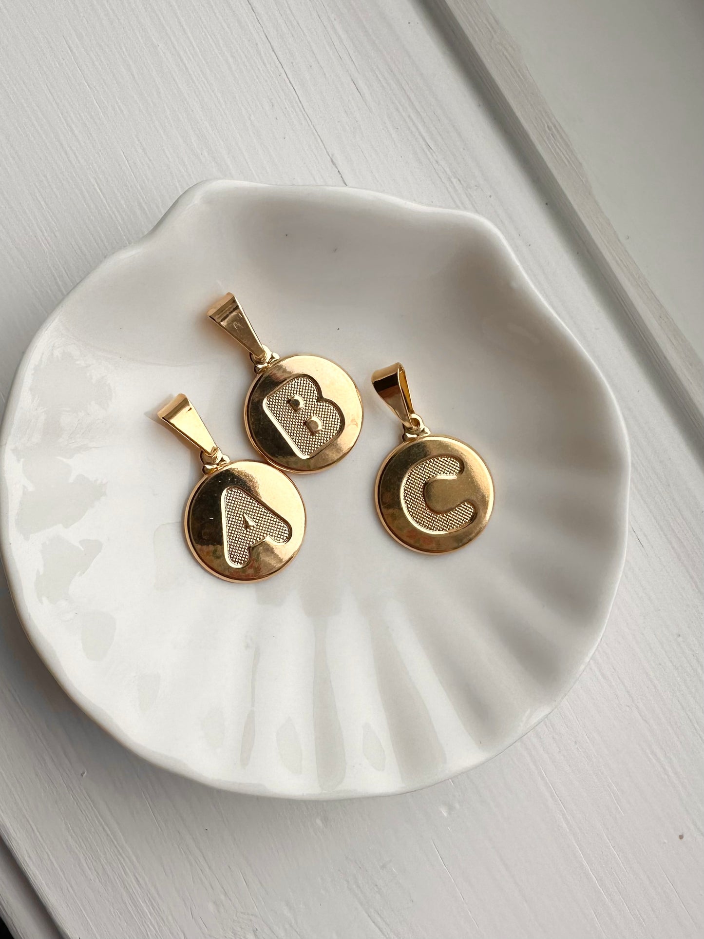 Basic Letter Medallion