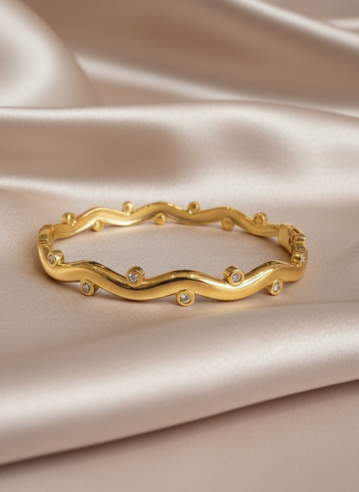Queen Bangle