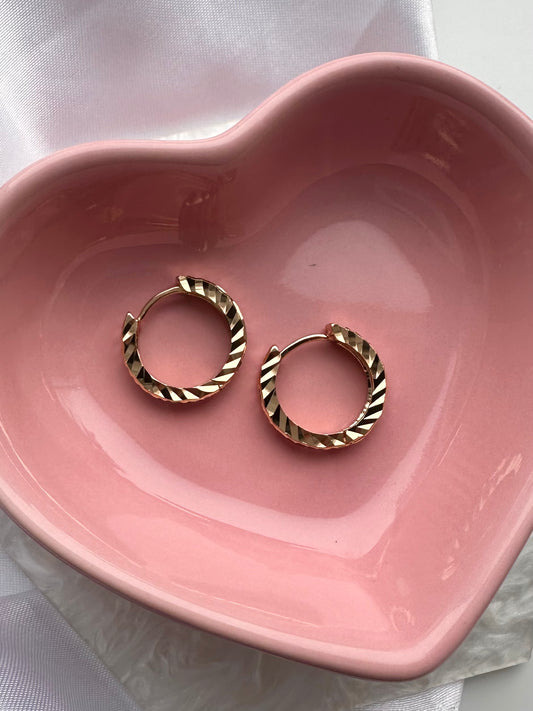Maya Hoops