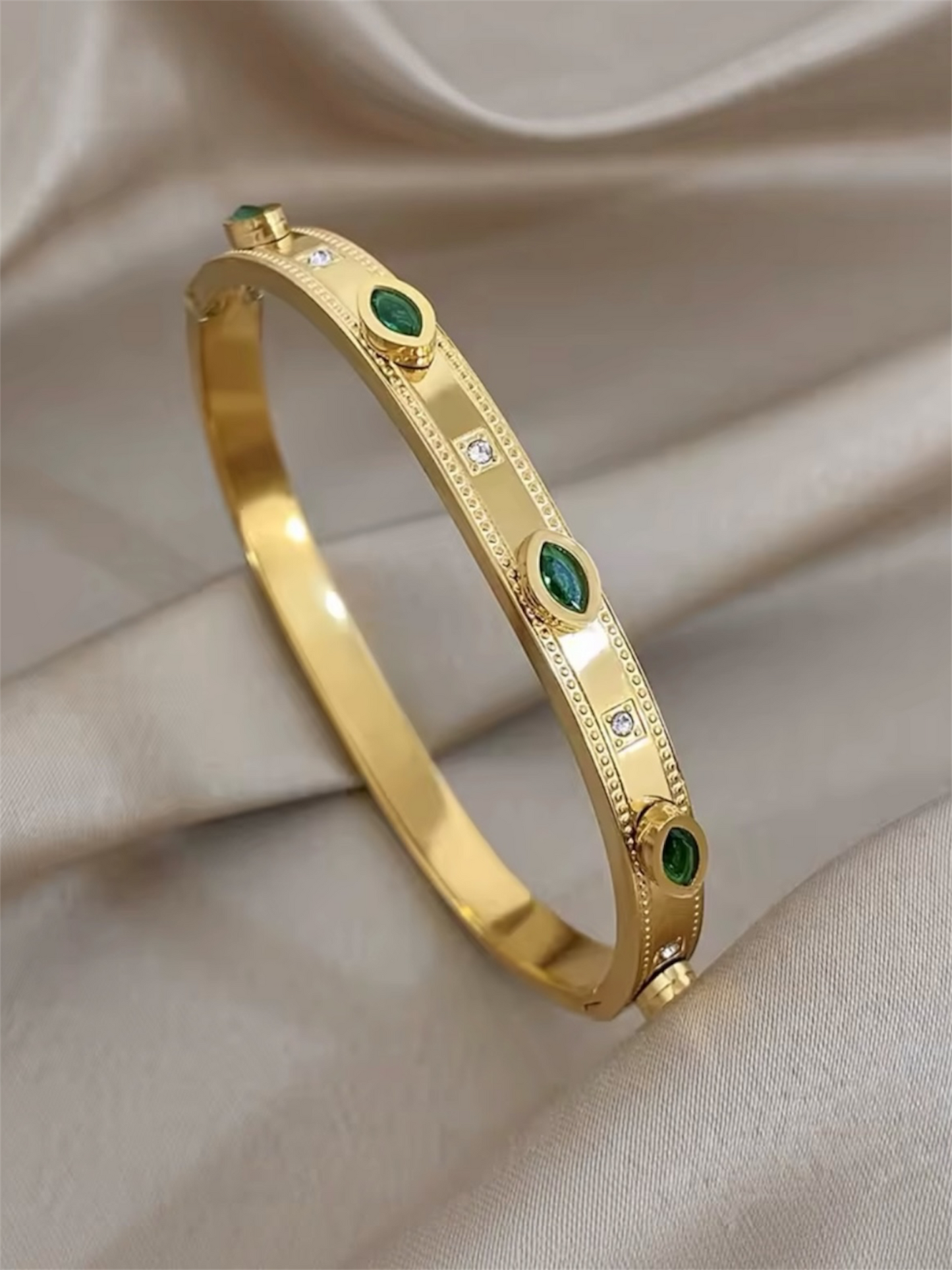 Queen Bangle